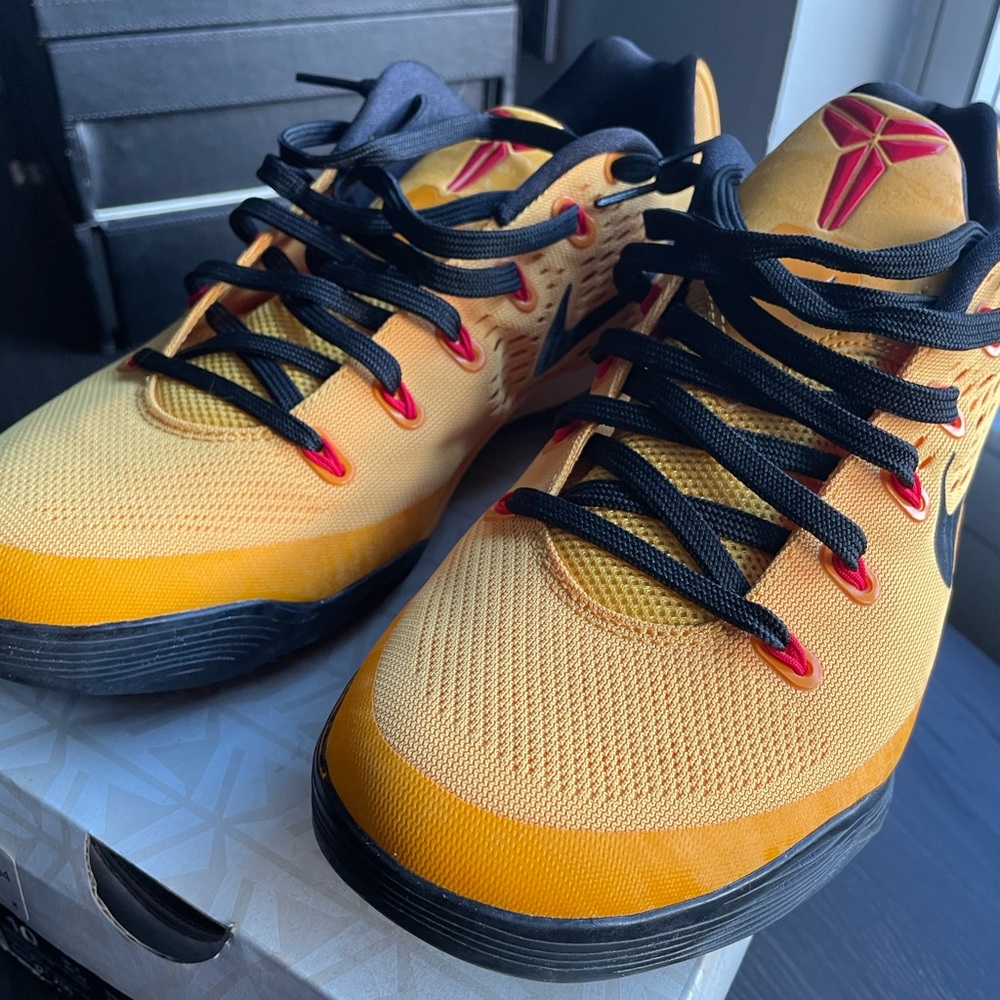 Nike Kobe 9 Bruce Lee Size 10